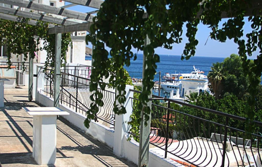 George Apartments Livadia (Tilos) Exterior foto